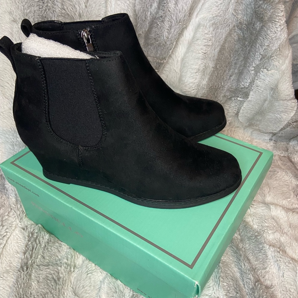 NWT MARBELLA HEEL BOOTIES